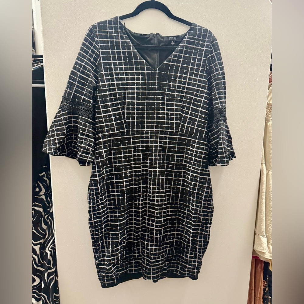 Size 14 Isaac Mizrahi dress☀️
